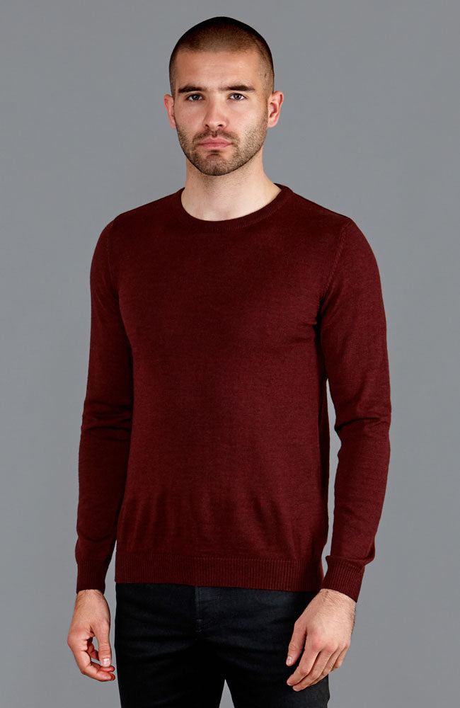 Mens burgundy extra fine merino wool crew neck jumper