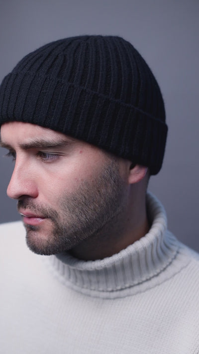 black chunky merino cashmere beanie