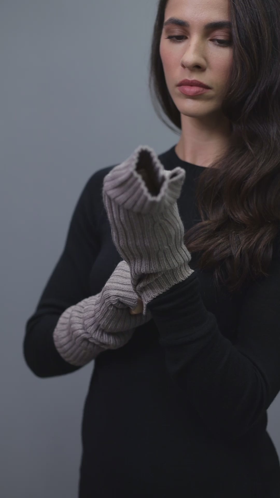 fingerless gloves